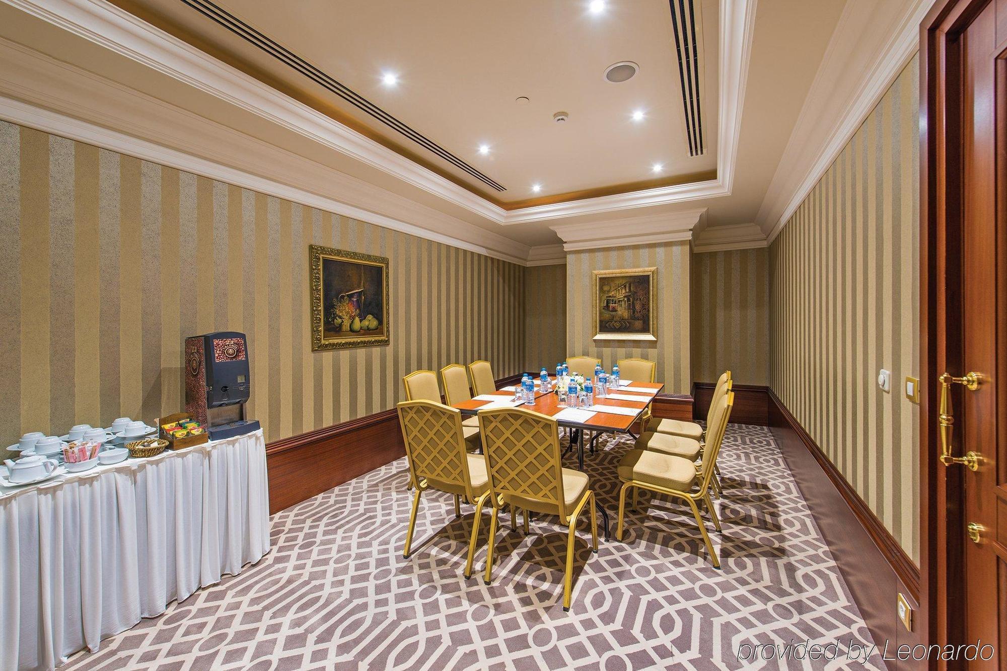 Elite World Taksim Otel 5*